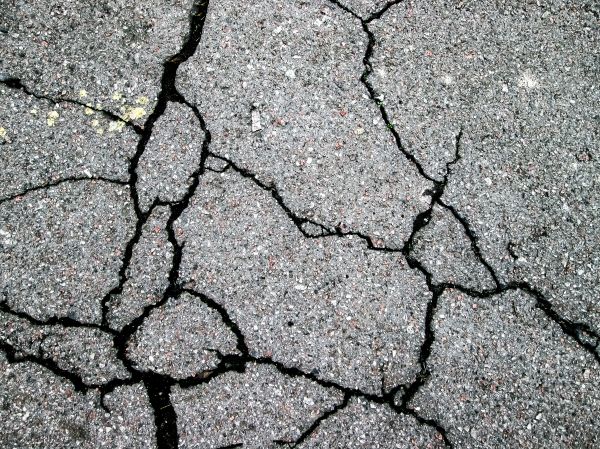 Driveway Crack Filling in Roseville