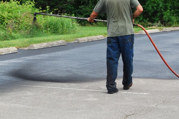 Lot Sealcoating in Roseville