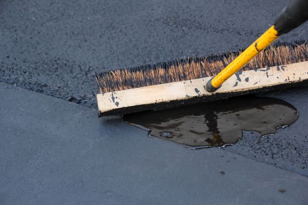 Driveway Asphalt Sealing in Roseville