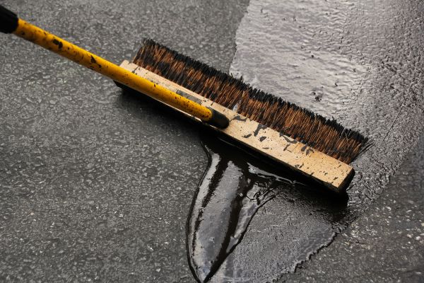 Asphalt Driveway Sealing in Roseville