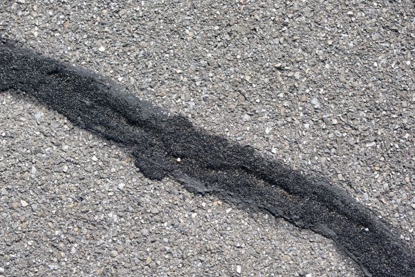 Asphalt Crack Sealing in Roseville